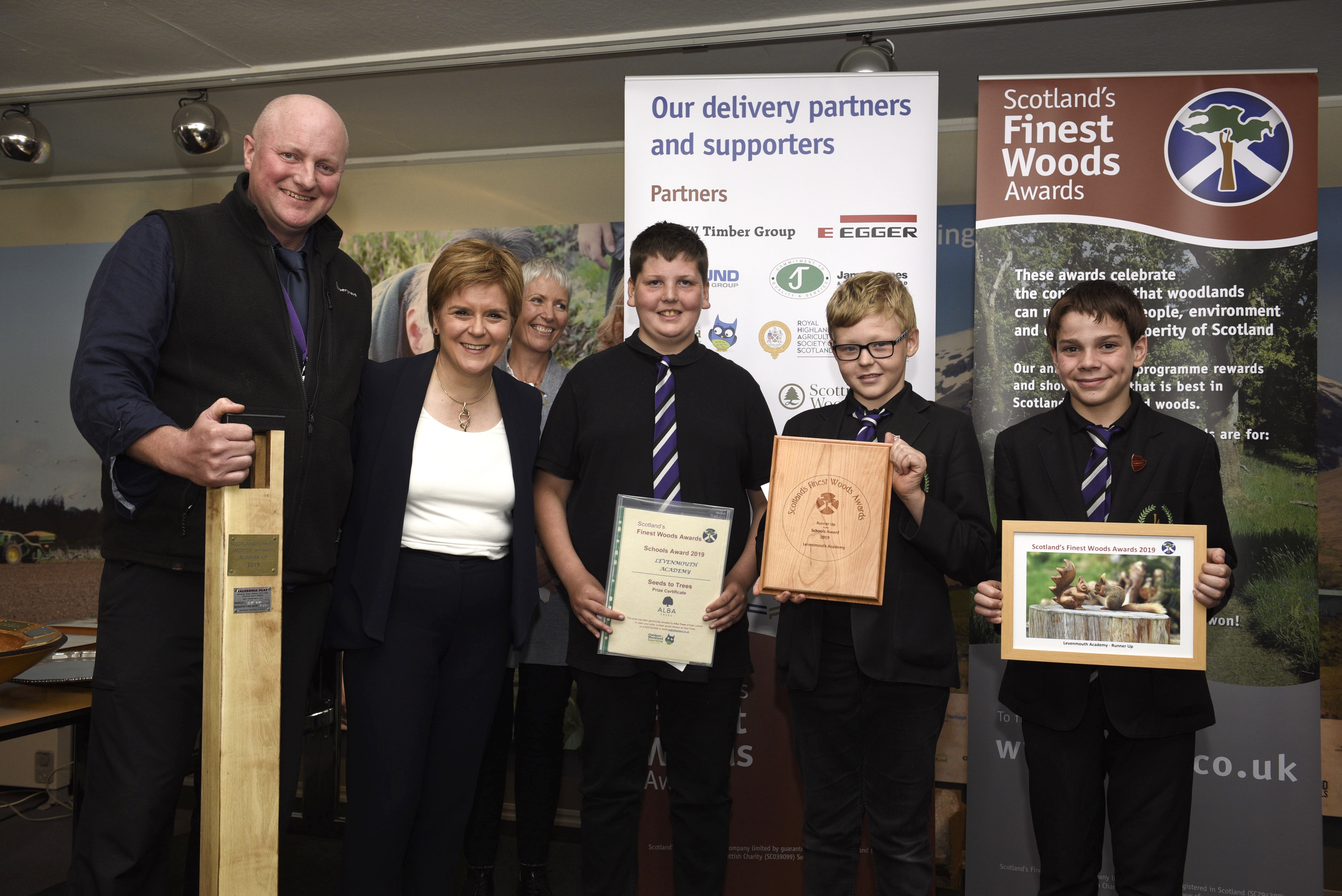 First Minister highlights value of trees to saving the planet 